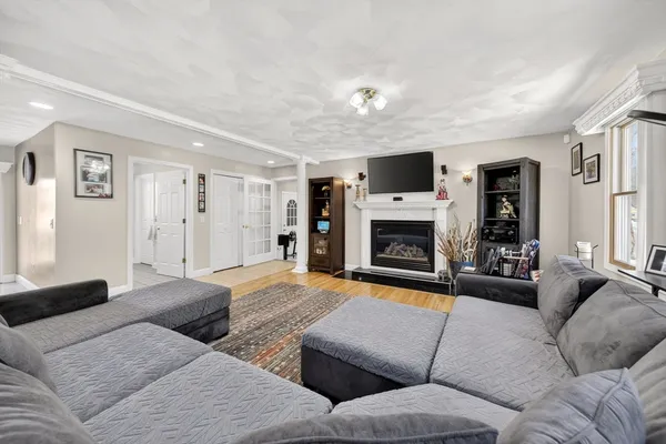 $899,999 | 155 Sagamore Road, Seekonk, MA 02771