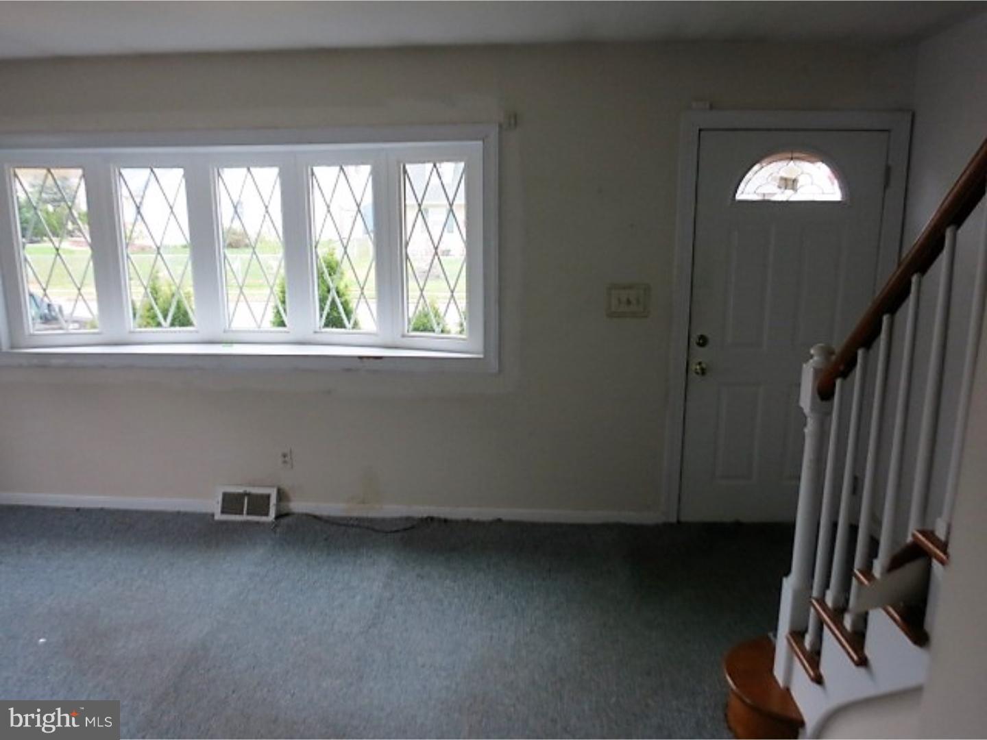 314 Wynnewood Road Trenton, NJ 08628 - Photo 2 of 22 Living Room