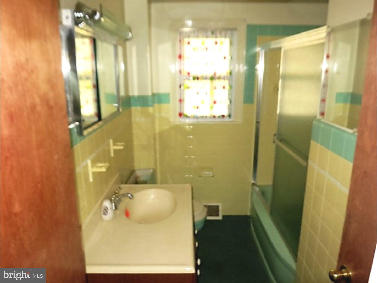 314 Wynnewood Road Trenton, NJ 08628 - Photo 15 of 22 Bathroom