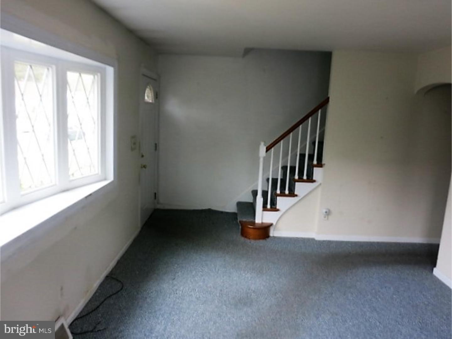 314 Wynnewood Road Trenton, NJ 08628 - Photo 3 of 22 Living Room