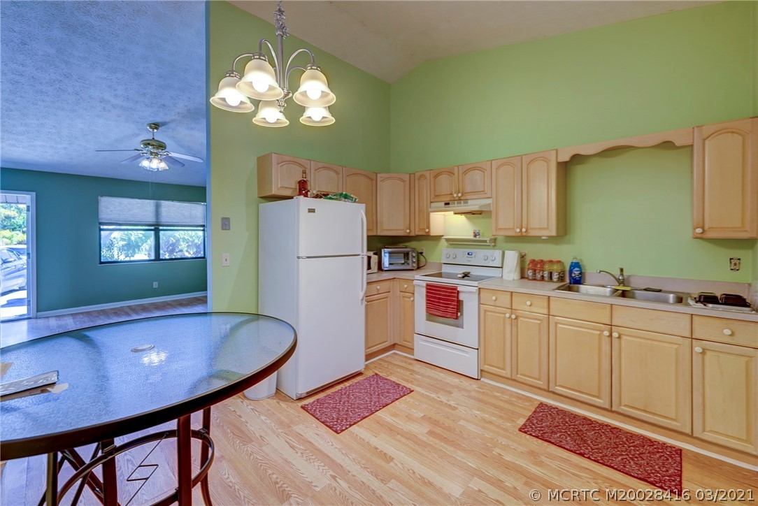 4597 Southeast Marie Way Stuart, FL 34997 - Photo 6 of 37 Gallery Image 6