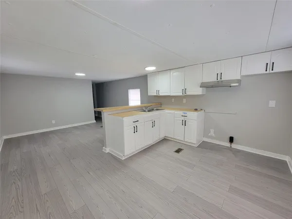 $900 | 312 Paddock Street, Unit 3, Willis, TX 77378