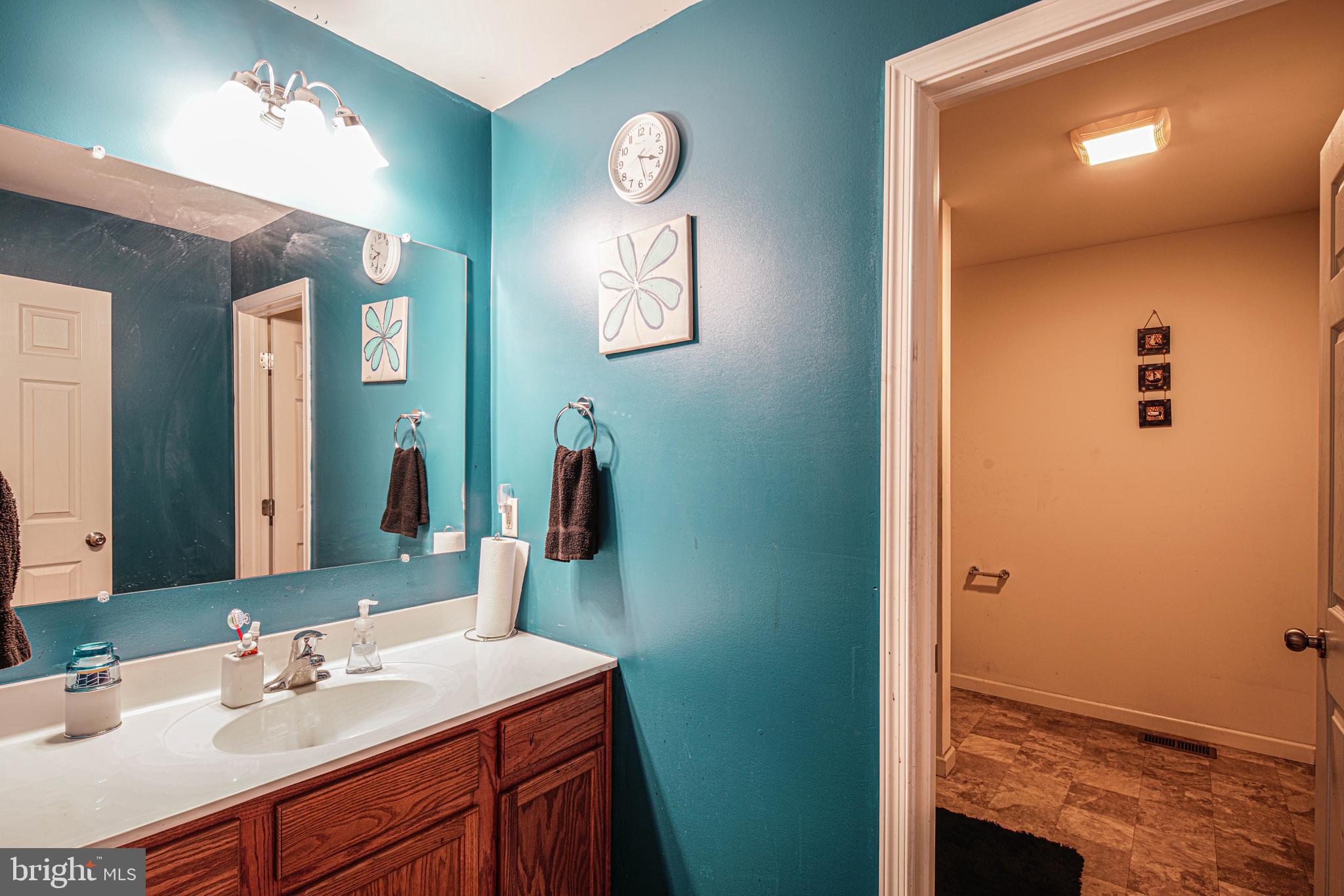 2013 Prout Farm Road Pottstown, PA 19464 - Photo 36 of 51 Hall Bath