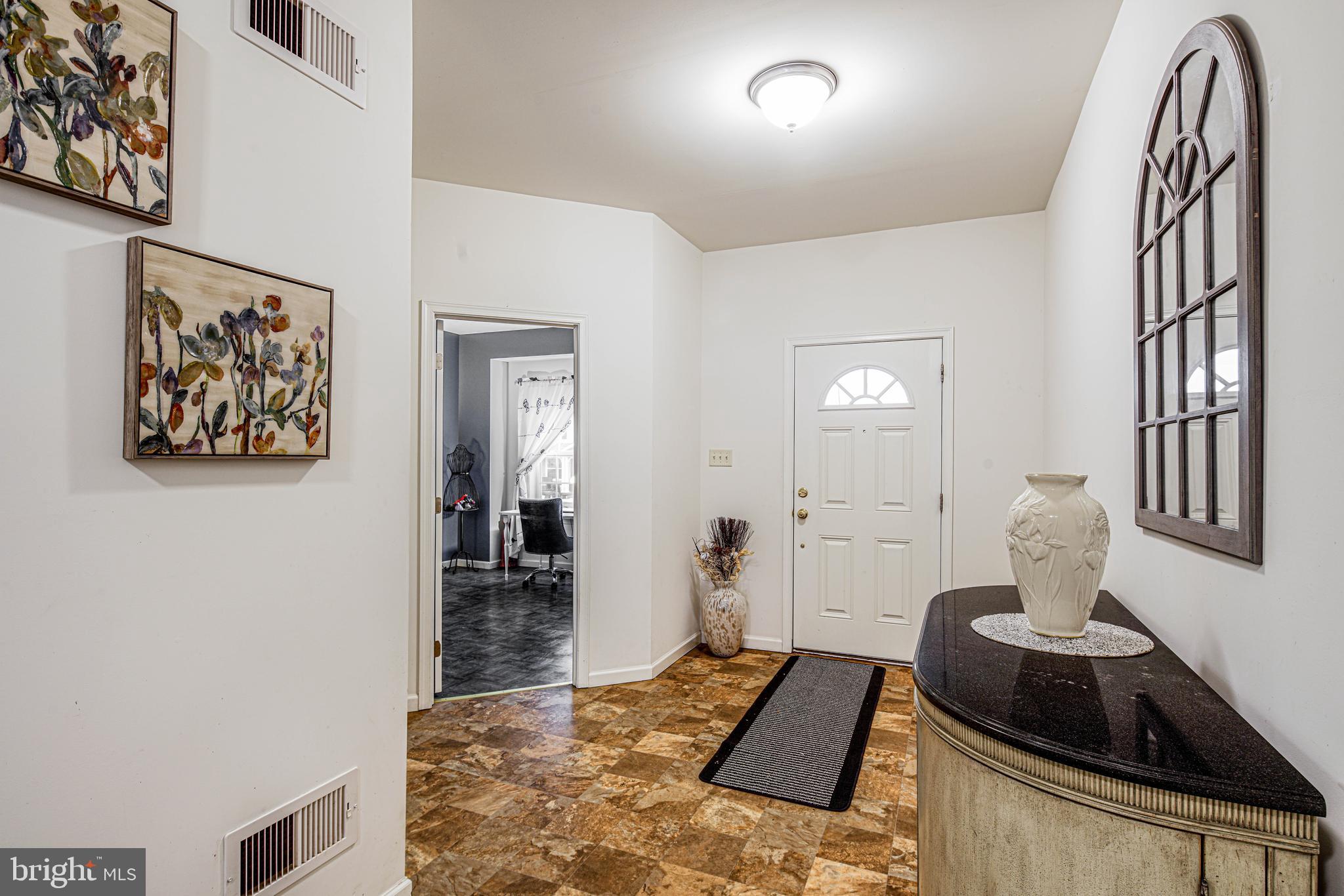 2013 Prout Farm Road Pottstown, PA 19464 - Photo 4 of 51 Enter into the Foyer