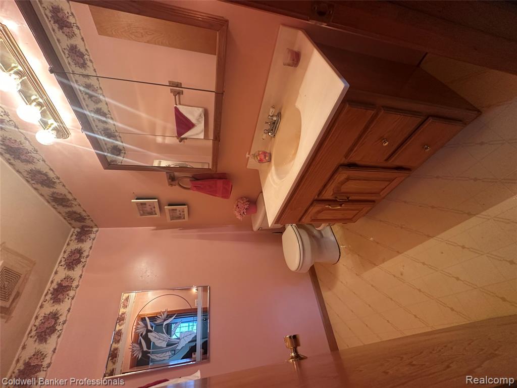 3419 West Burnside Road Columbiaville, MI 48421 - Photo 9 of 20