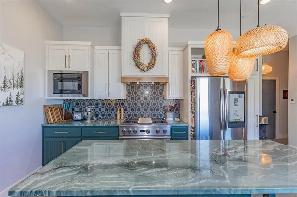 $425,000 | 18-14 Redwood Lane, Linn Valley, KS 66040