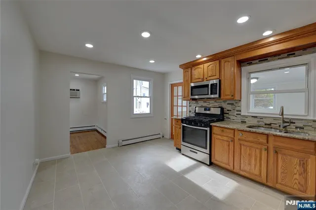 $699,000 | 29 Winifred Drive, Totowa, NJ 07512