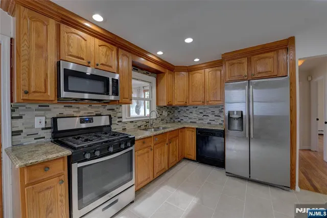 $699,000 | 29 Winifred Drive, Totowa, NJ 07512