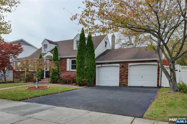 $699,000 | 29 Winifred Drive, Totowa, NJ 07512