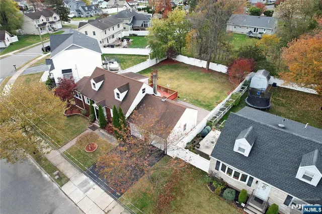 $699,000 | 29 Winifred Drive, Totowa, NJ 07512