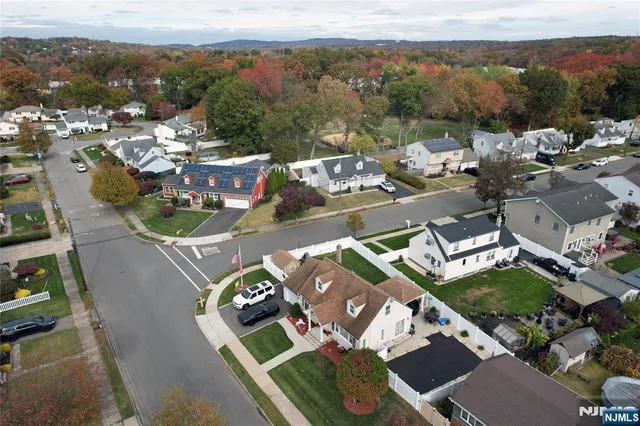 $699,000 | 29 Winifred Drive, Totowa, NJ 07512