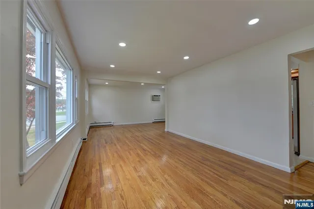 $699,000 | 29 Winifred Drive, Totowa, NJ 07512