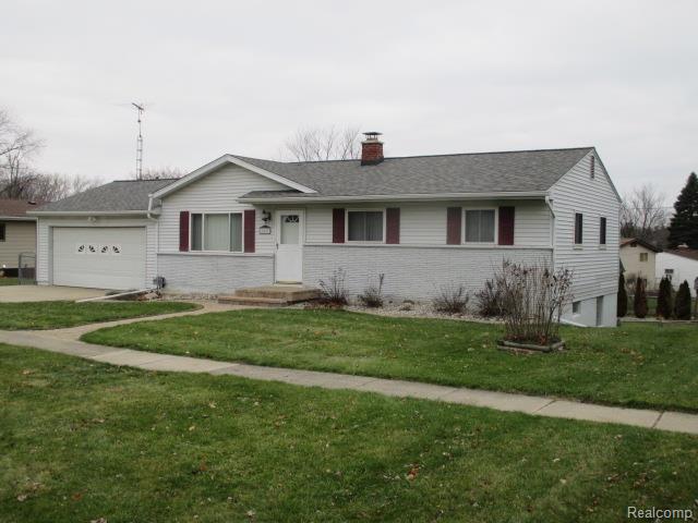 207 East River Road Flushing, MI 48433 - Photo 16 of 19 IMG_0016.jpg