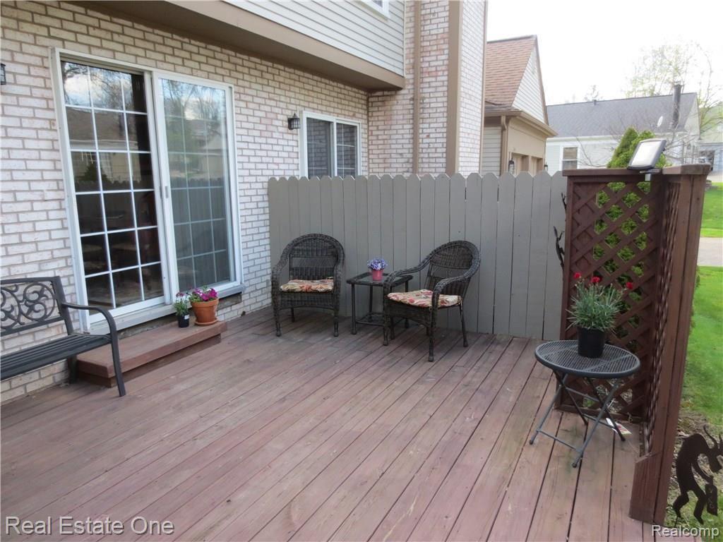1306 Brook Lane, Unit 286 Rochester Hills, MI 48306 - Photo 3 of 23