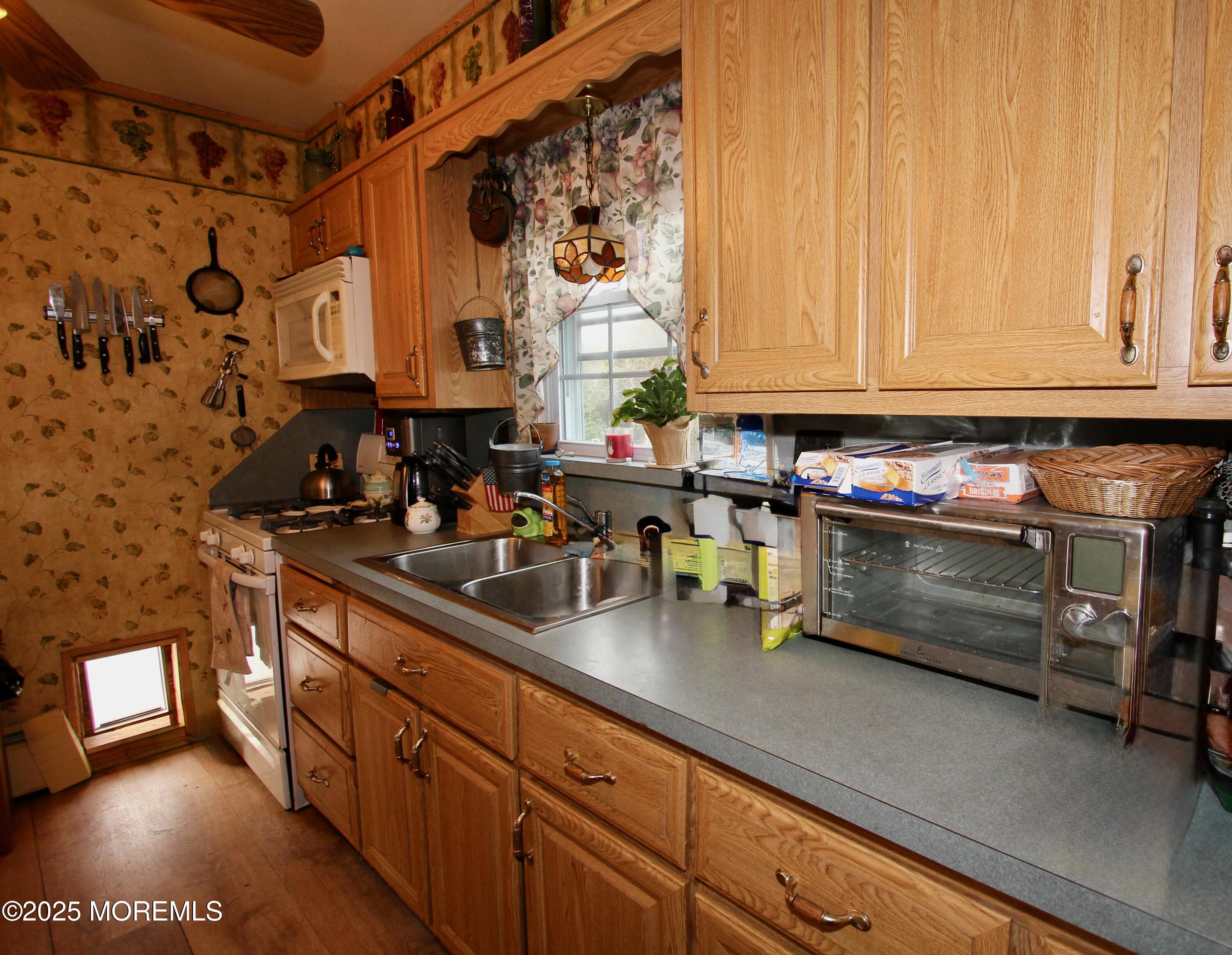 114 Durand Road Neptune Township, NJ 07753 - Photo 3 of 18 114 Durand - 5