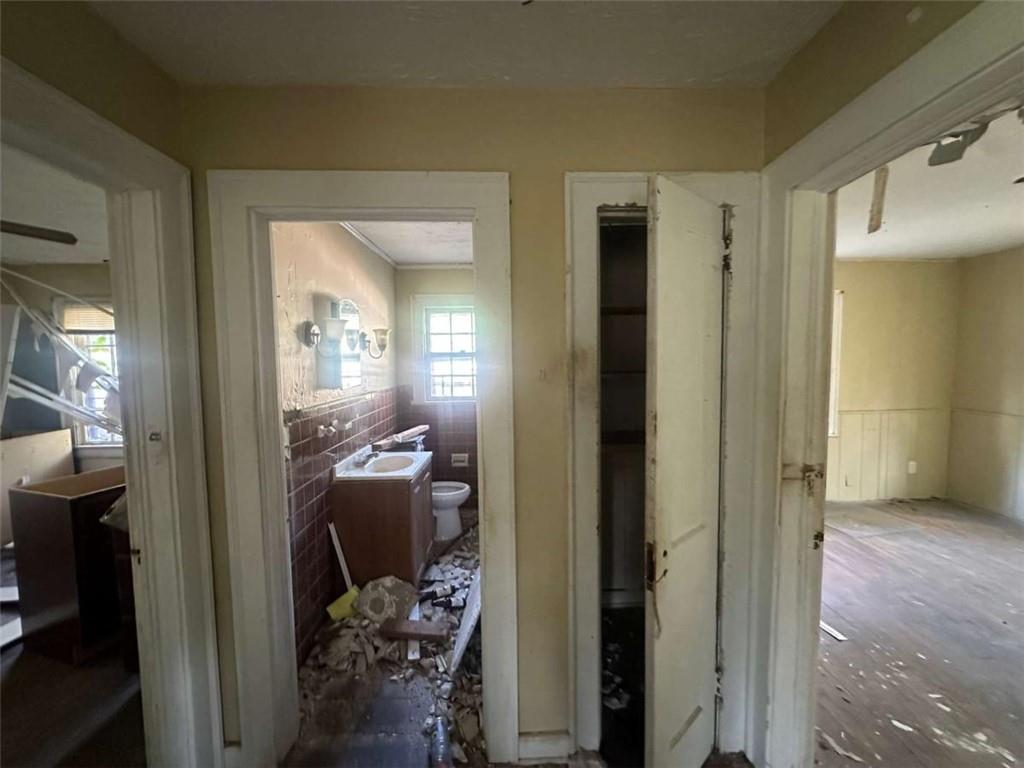 1417 Richland Road Southwest Atlanta, GA 30310 - Photo 5 of 10