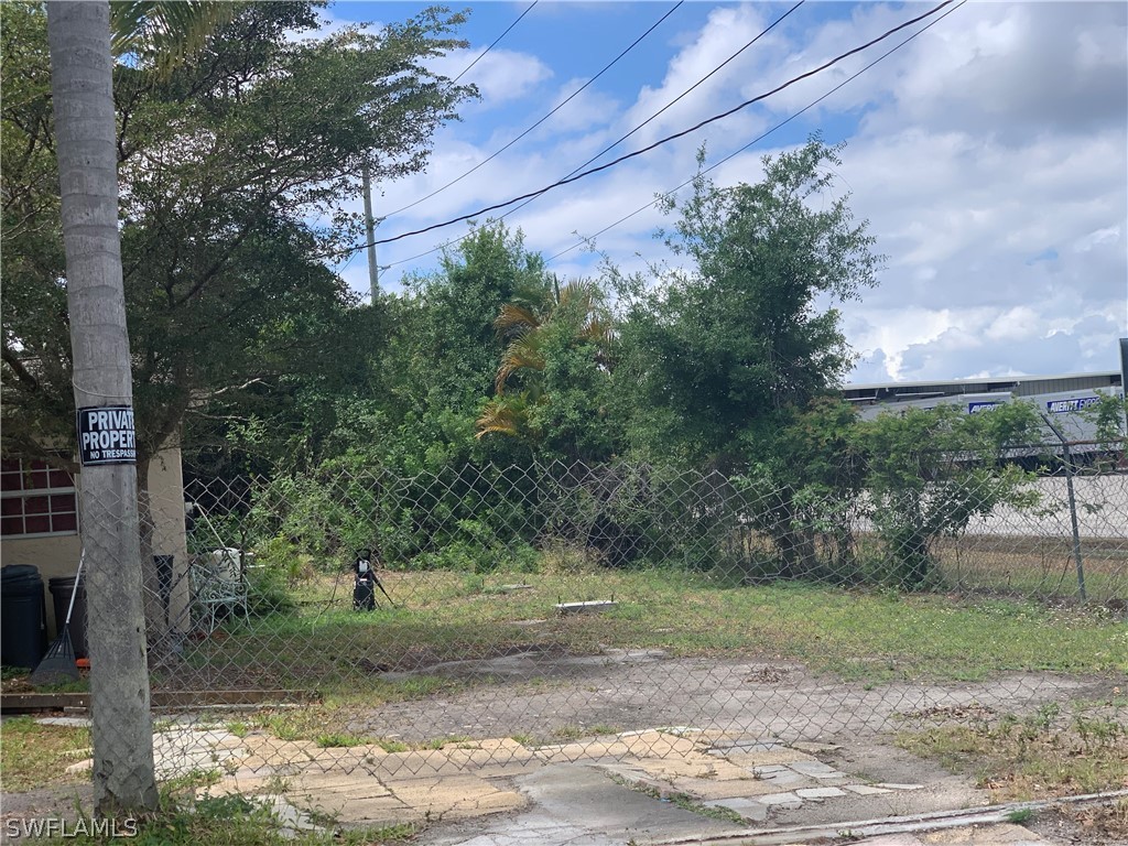 7010 Watts Road Fort Myers, FL 33905 - Photo 6 of 8 a view of a yard