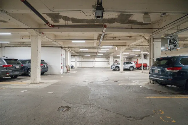 $3,600 | 352 West 3rd Street, Unit 9, Boston, MA 02127