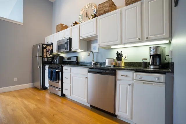 $3,600 | 352 West 3rd Street, Unit 9, Boston, MA 02127