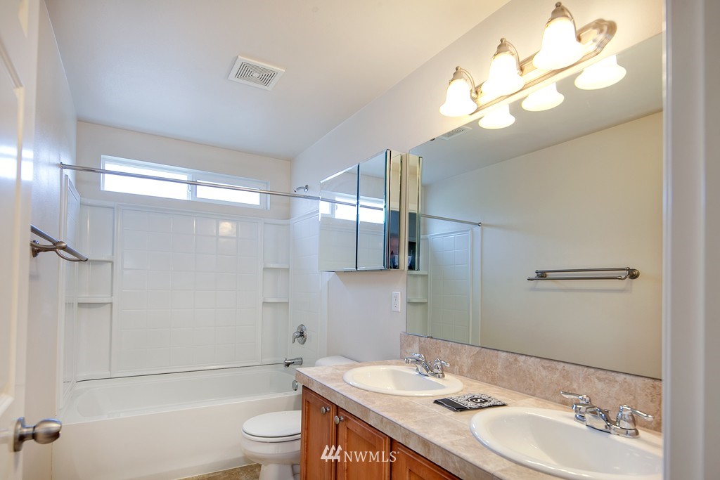 24003 42nd Avenue Southeast Bothell, WA 98021 - Photo 10 of 19