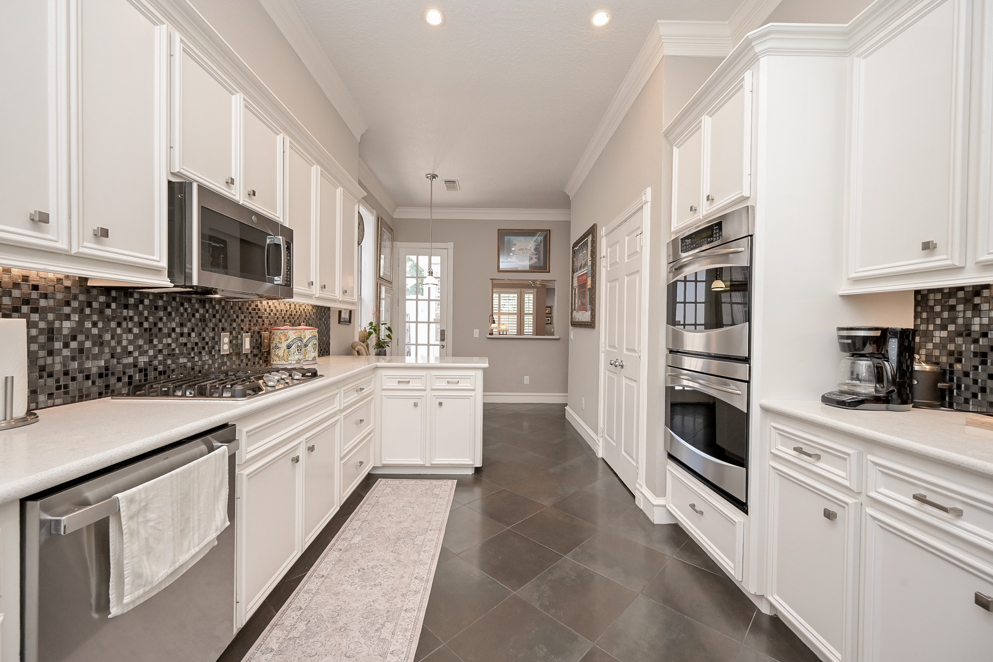 2301 Steel Street Houston, TX 77098 - Photo 13 of 34