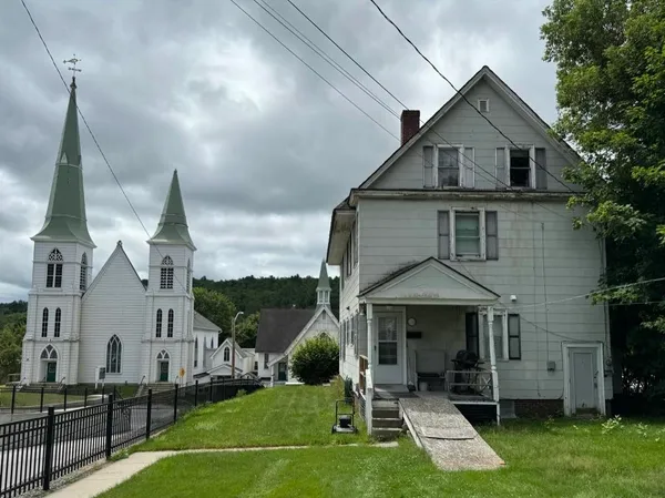 $350,000 | 194 West Main Street, Littleton, NH 03561