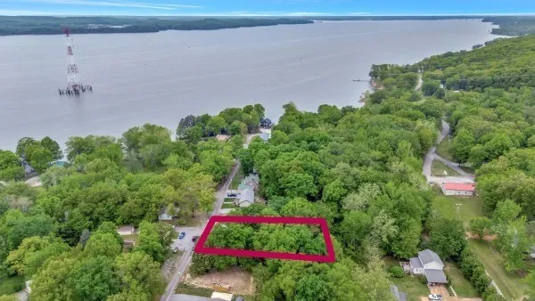 $349,900 | 114 Fox Squirrel Drive, Dover, TN 37058