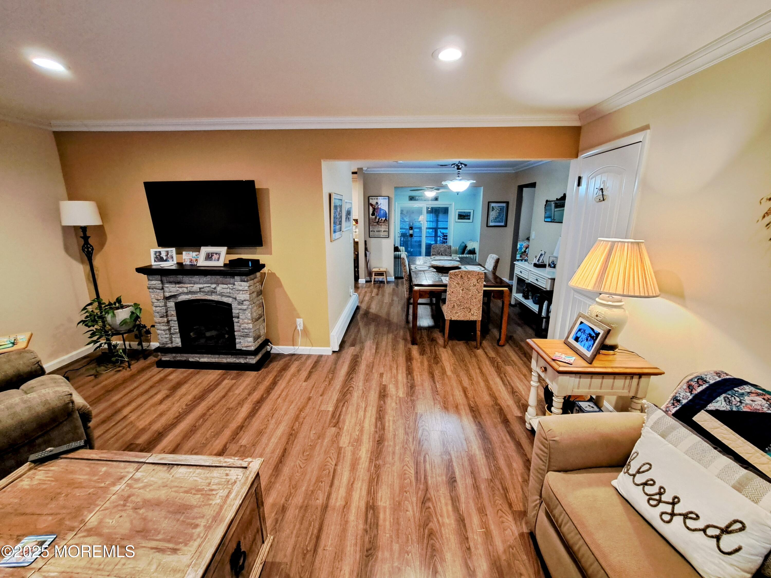 27  Fairfield pic of liv rm and din rm