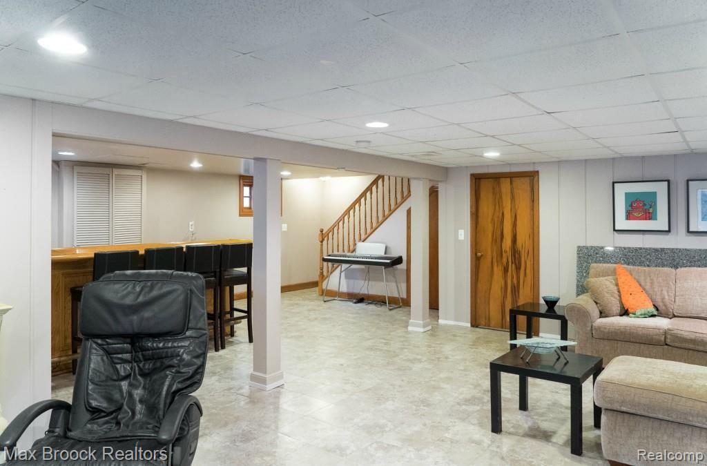 1955 Squirrel Road Bloomfield Hills, MI 48304 - Photo 26 of 36 083_DSC2062.jpg