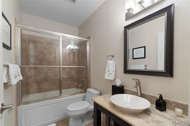 $400,000 | 7542 Cromwell Drive, Unit 1B, Clayton, MO 63105