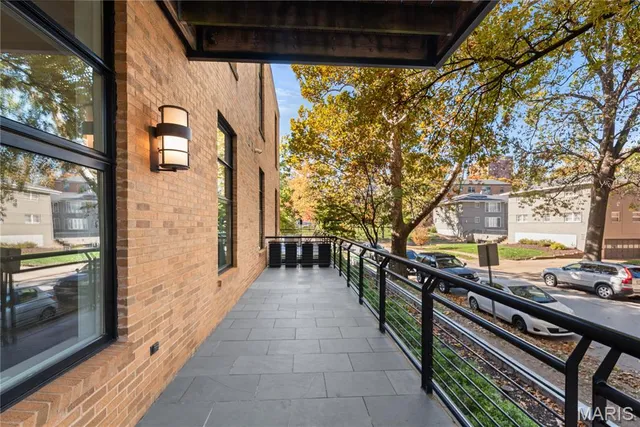 $400,000 | 7542 Cromwell Drive, Unit 1B, Clayton, MO 63105