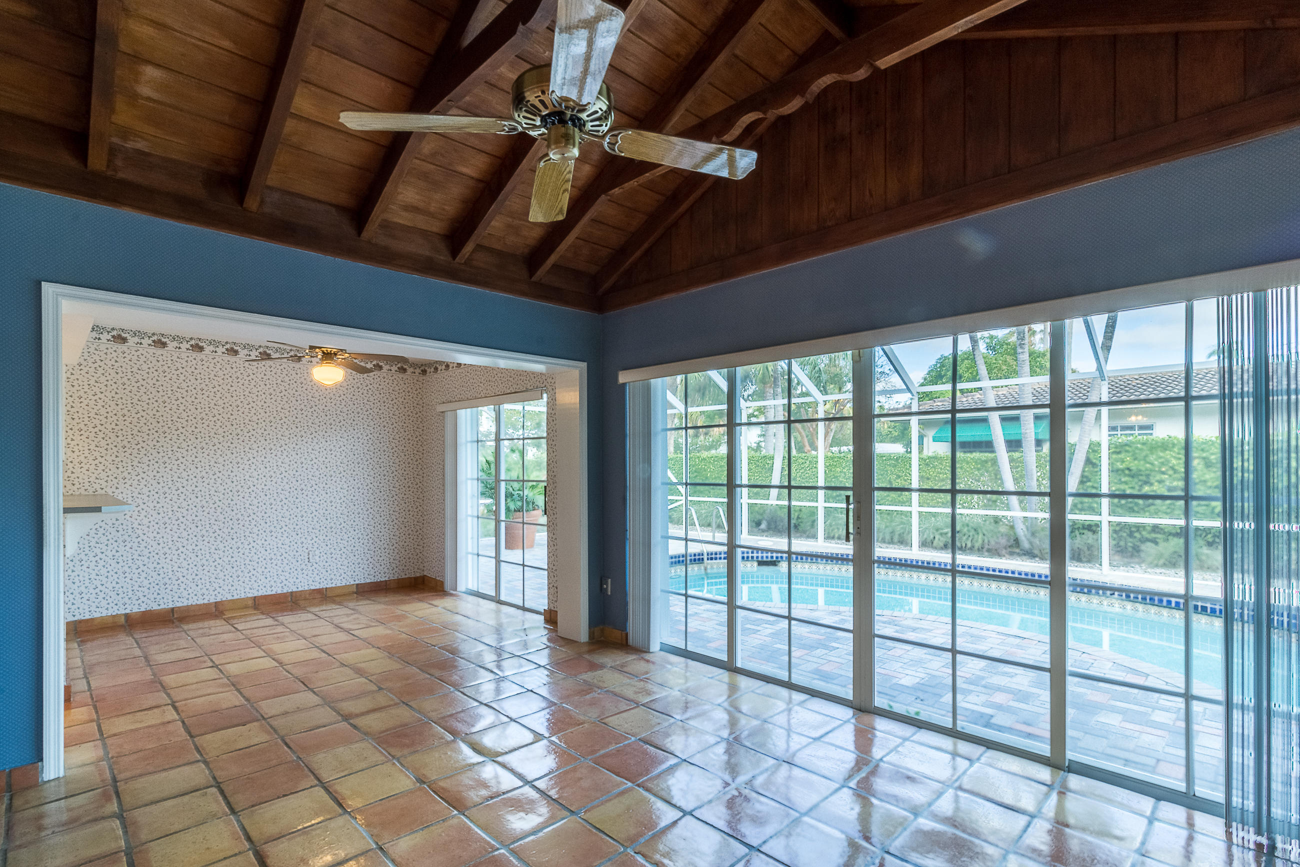 801 Northeast 5th Street Boca Raton, FL 33432 - Photo 11 of 32 Family Rm looking to breakfast rm