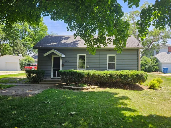 $87,000 | 44 1/2 Market Street, Momence, IL 60954