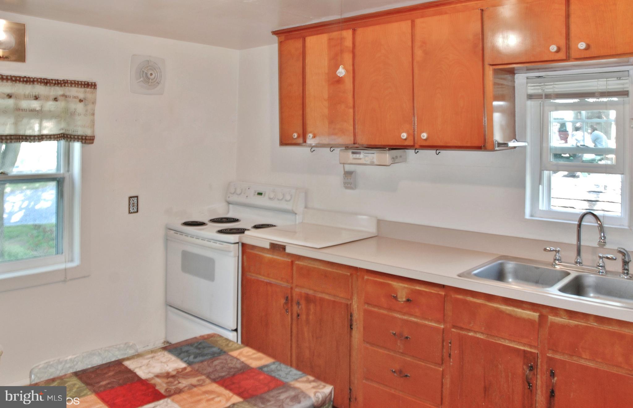 24211 Ridge Road Damascus, MD 20872 - Photo 3 of 15 Kitchen