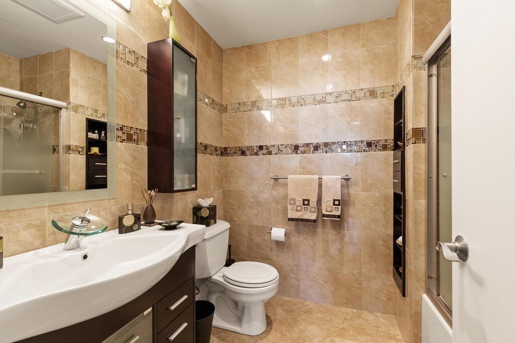 1004 Paradise Road, Unit PHP Swampscott, MA 01907 - Photo 34 of 38 Gallery Image 34