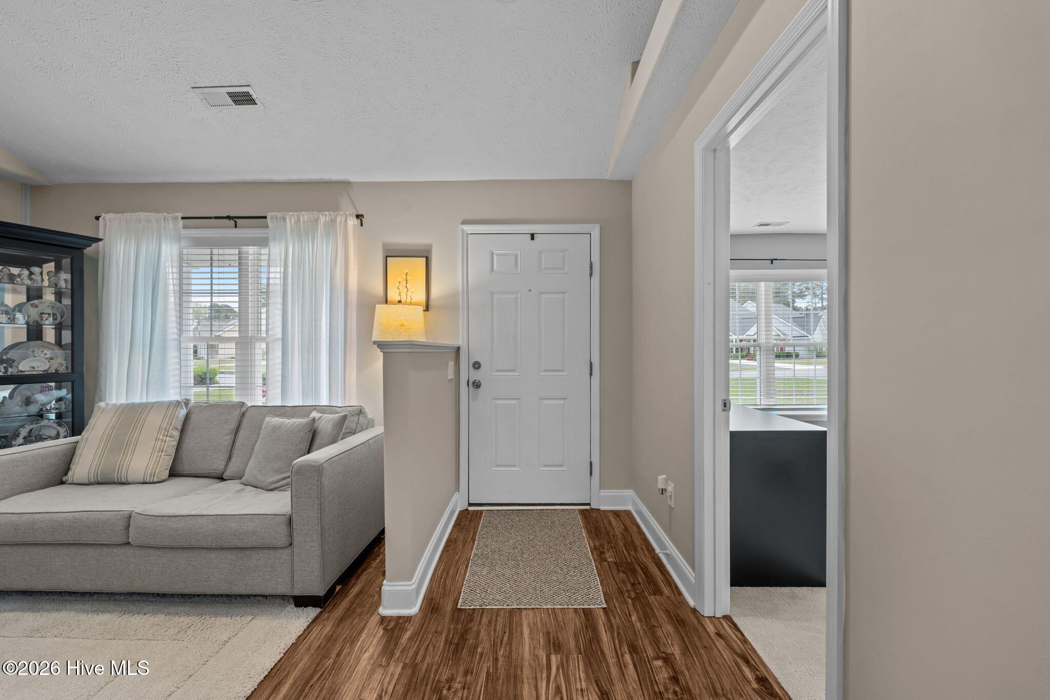 412 Neuchatel Road New Bern, NC 28562 - Photo 5 of 43 Living Area