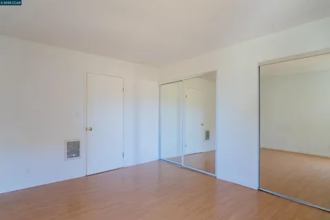 a view of empty room with window