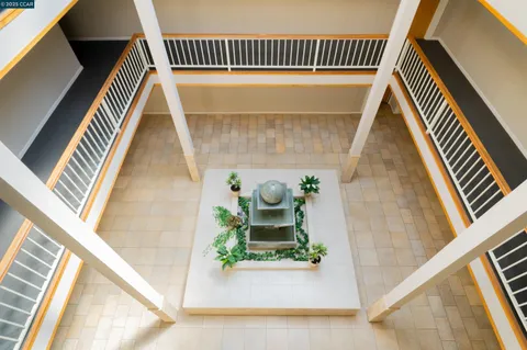 a view of livingroom with furniture