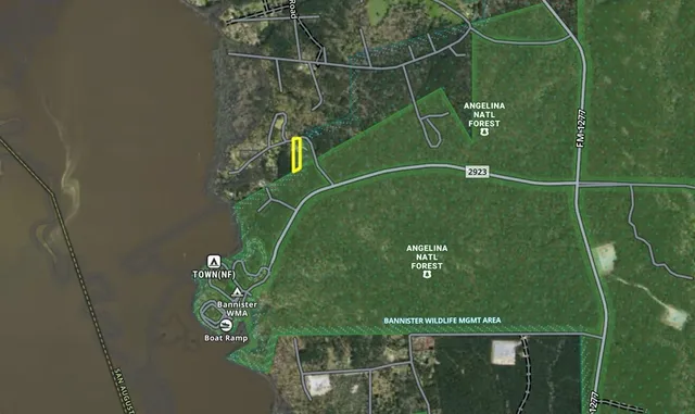 a view of a tennis court