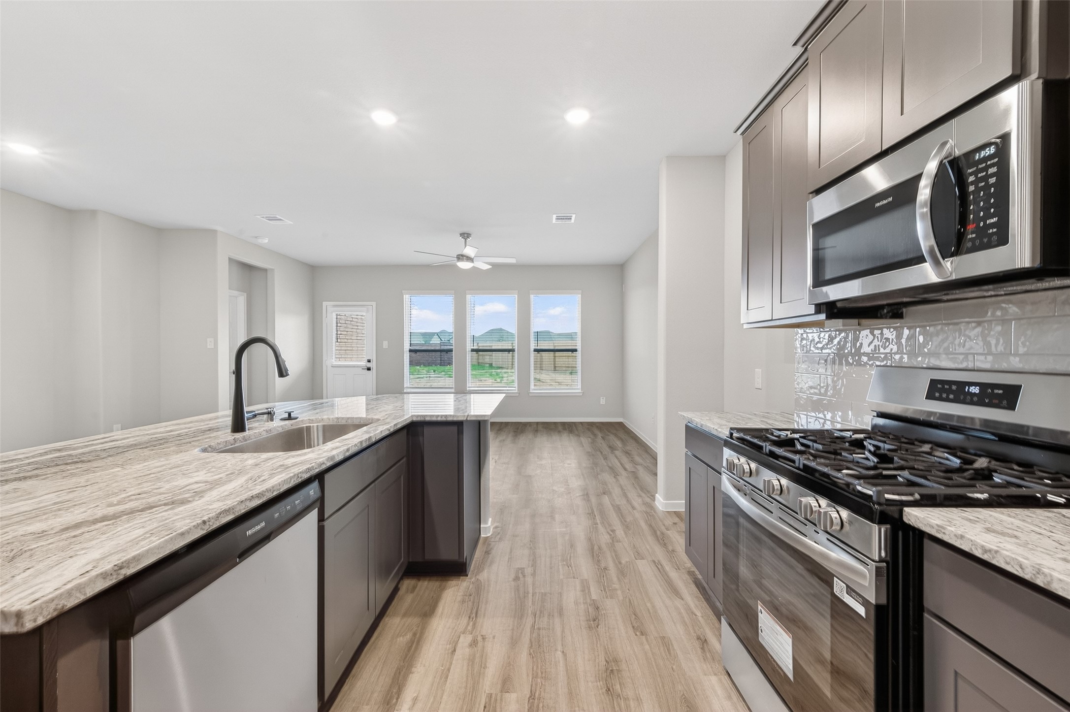 20915 Attalos Stoa Road Crosby, TX 77532 - Photo 9 of 36