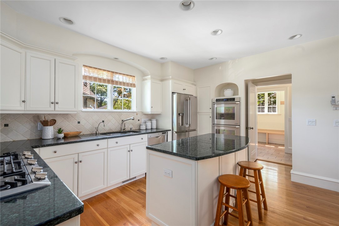 71 Emeline Street Providence, RI 02906 - Photo 17 of 45