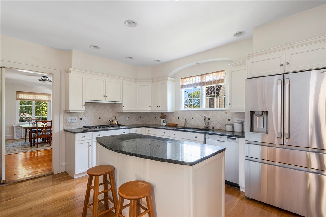 71 Emeline Street Providence, RI 02906 - Photo 19 of 45