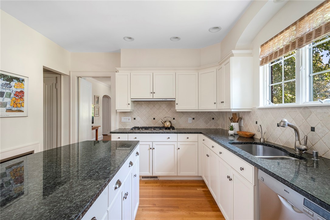 71 Emeline Street Providence, RI 02906 - Photo 21 of 45