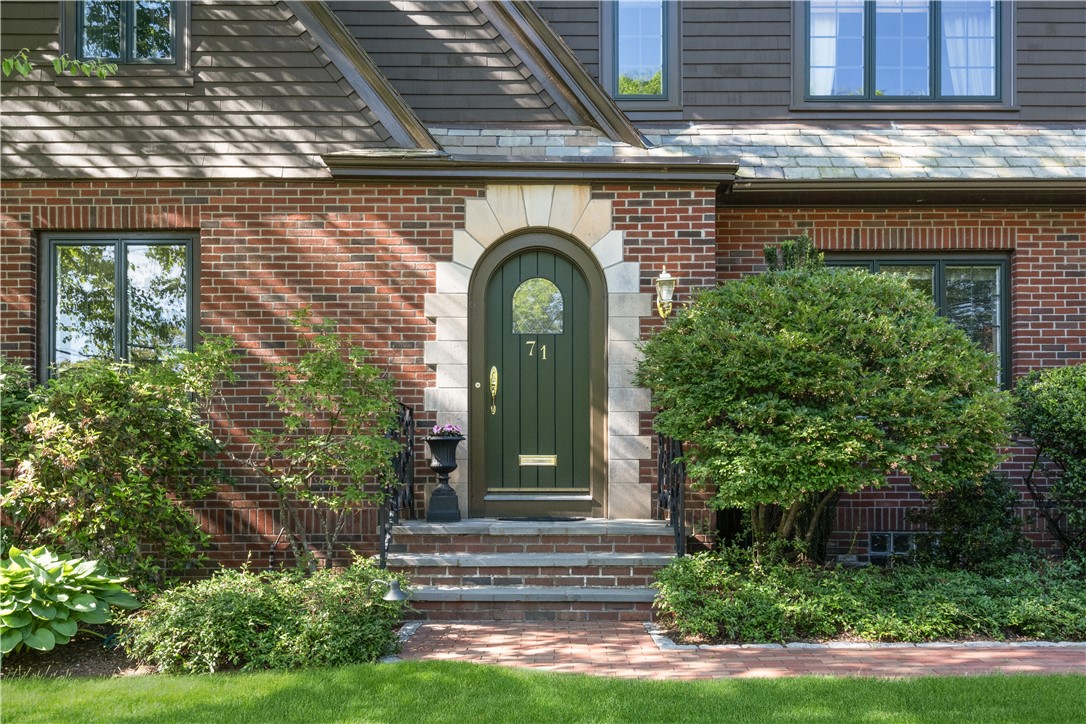 71 Emeline Street Providence, RI 02906 - Photo 3 of 45