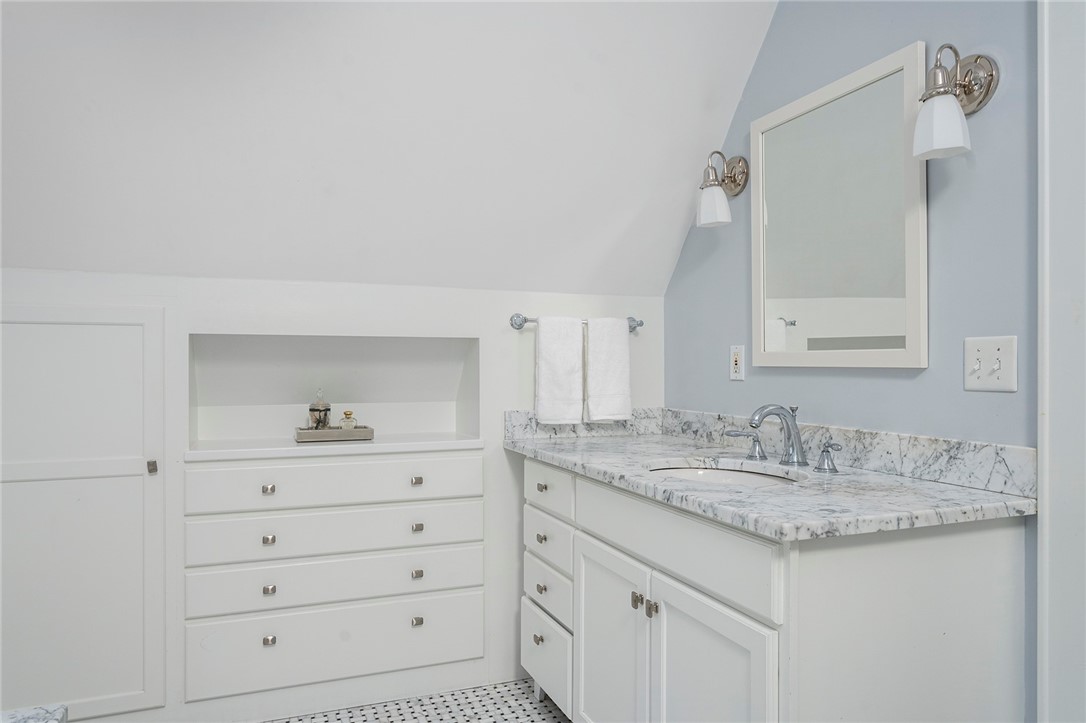 71 Emeline Street Providence, RI 02906 - Photo 31 of 45