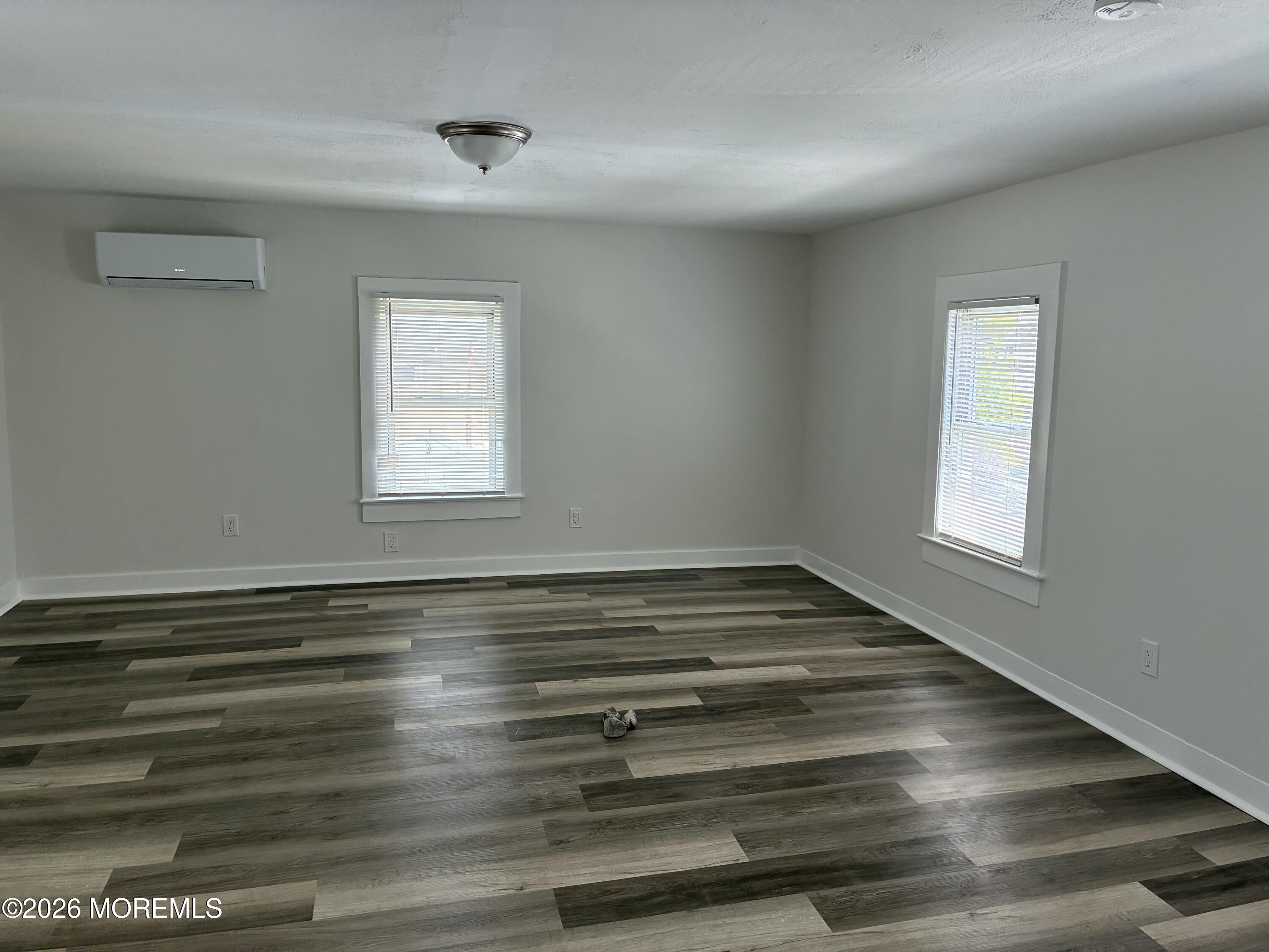 33 Washington Street, Unit 2 Red Bank, NJ 07701 - Photo 3 of 7 IMG_9721
