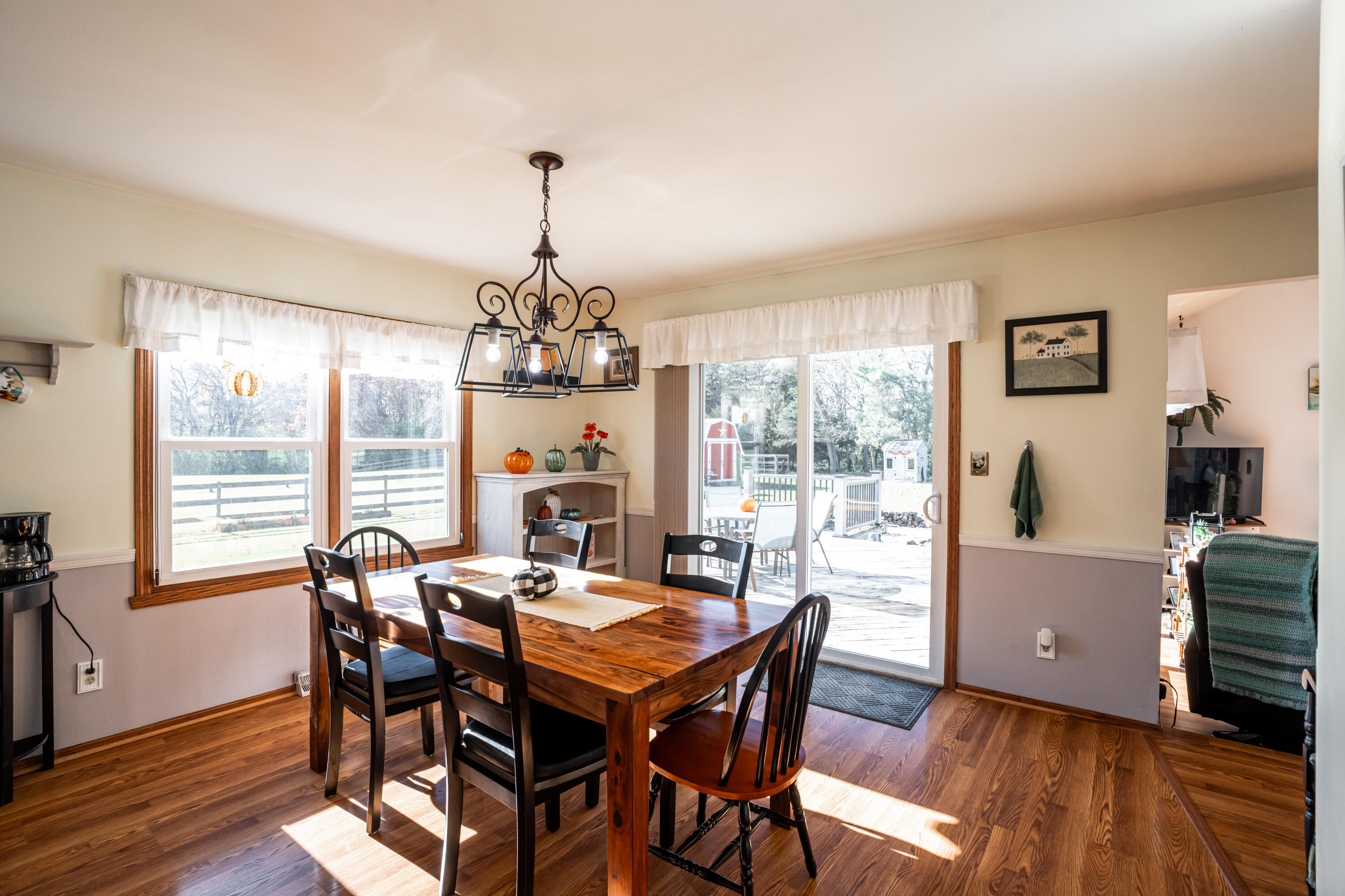 S102-w32709 County Road East Mukwonago, WI 53149 - Photo 24 of 44 Dining Room