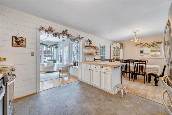 $427,500 | 2919 Purple Finch Road, Roanoke, VA 24018