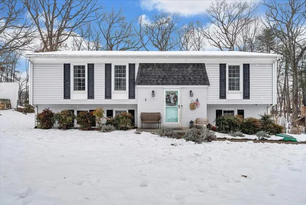 $427,500 | 2919 Purple Finch Road, Roanoke, VA 24018