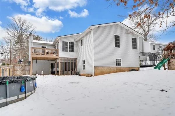 $427,500 | 2919 Purple Finch Road, Roanoke, VA 24018